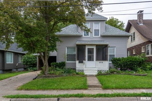 1819 W 15th St, Davenport, IA, 52804-3504 | Card Image