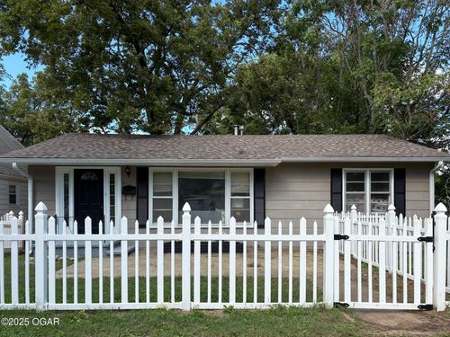 500 W Spring St, Neosho, MO, 64850-1746 | Card Image