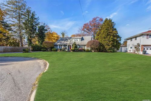 242 Shadybrook Lane, West Islip, NY, 11795 | Card Image