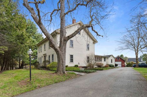 64 Kingston Rd, Exeter, NH, 03833-4324 | Card Image