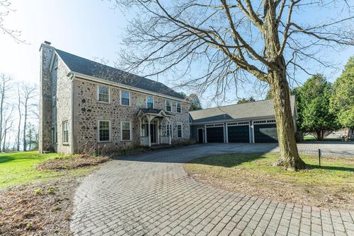 3582 E Norport Drive, Port Washington, WI, 53074 | Card Image