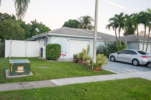 820 Lantern Tree Ln, Wellington, FL, 33414-4921 | Card Image