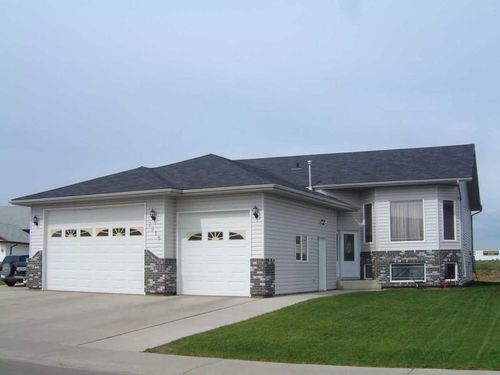 7818 107 Street, Grande Prairie, AB, T8W2M1 | Card Image