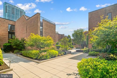 apt-26b-130 Spruce St, PHILADELPHIA, PA, 19106-4340 | Card Image