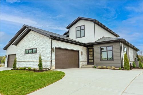 2840 W 133rd St, Leawood, KS, 66209 | Card Image