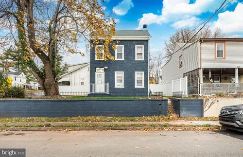 703 Walnut St, POTTSTOWN, PA, 19464-5715 | Card Image