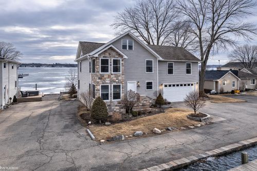 50740 Base St, New Baltimore, MI, 48047-2164 | Card Image