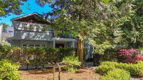 786 W 17th Street, North Vancouver, BC, V7P3S9 | Card Image