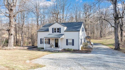 5195 Franklin St, Rocky Mount, VA, 24151-5385 | Card Image