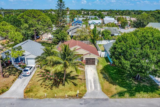 5855 Se Mitzi Ln, House other with 2 bedrooms, 2 bathrooms and null parking in Stuart FL | Image 39