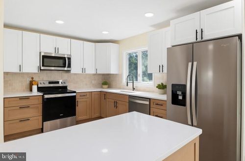 102 Longview Dr, NEWARK, DE, 19711-6650 | Card Image