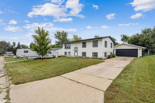 1210 Glenwood Ter, Marshalltown, IA, 50158-4058 | Card Image
