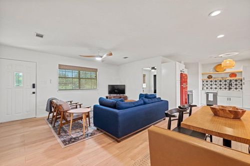 512 W Pecan St, Johnson City, TX, 78636 | Card Image