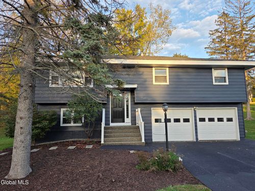 3 Mohawk View Rd, Latham, NY, 12110-1735 | Card Image