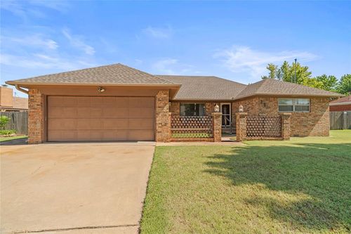 201 Rice Dr, Watonga, OK, 73772-1215 | Card Image