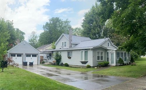 6 Maple St, Tonawanda, NY, 14150-4011 | Card Image