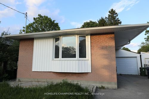 9 Stoney Creek Drive, Scarborough, ON, M1E3L2 | Card Image