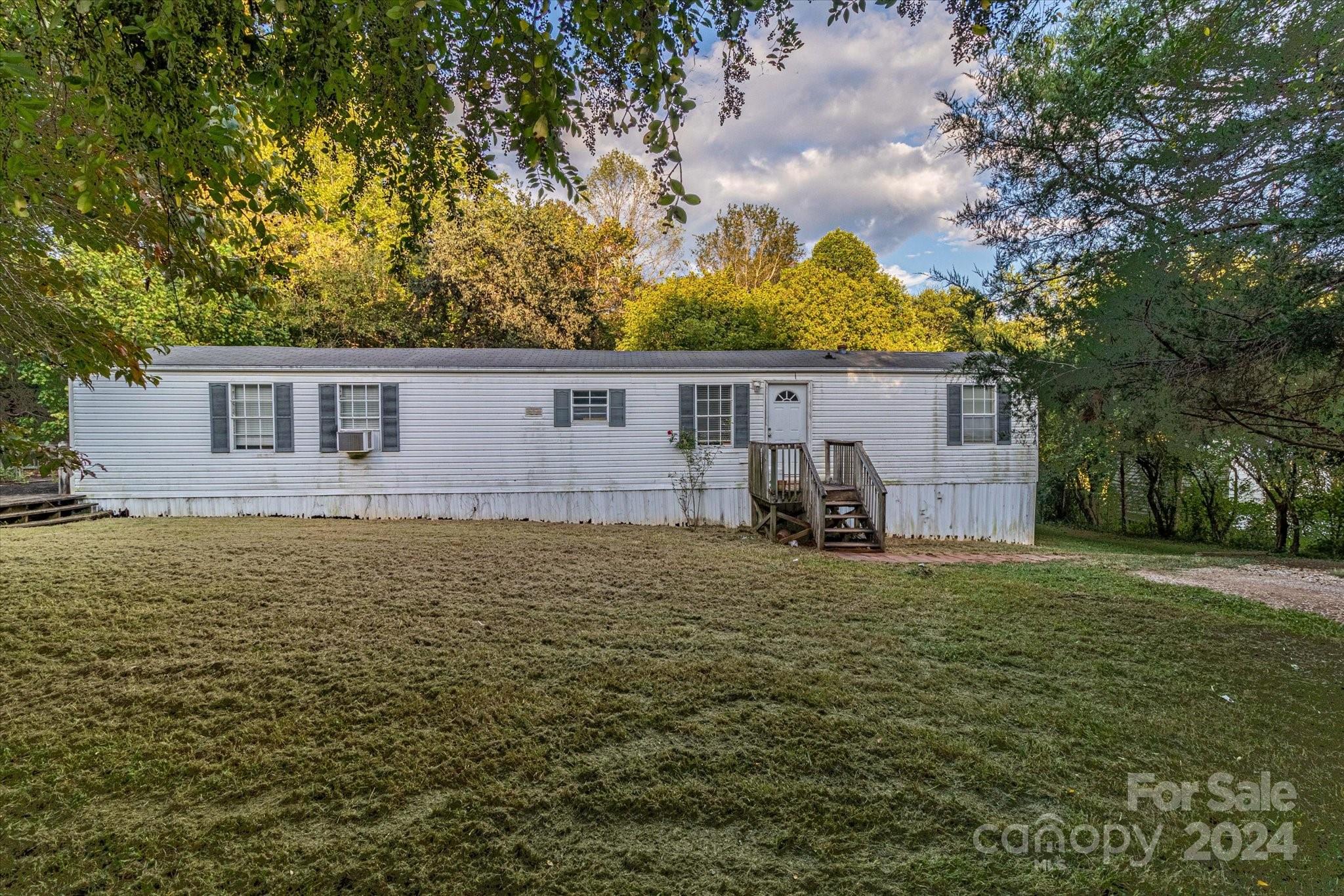Flake Rd, Harmony, NC 28634