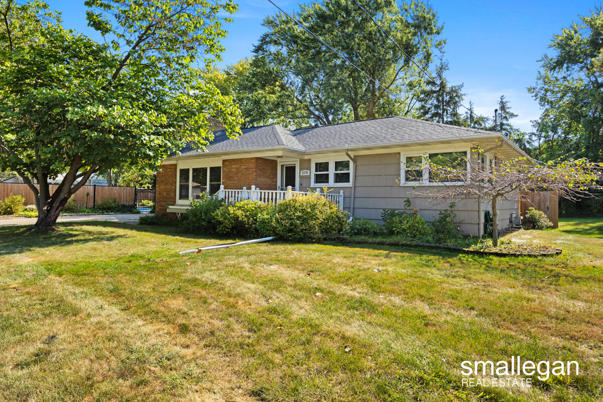 Laughlin Dr, Grand Rapids, MI 49504