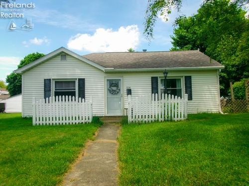 514 Kensington St, Bellevue, OH, 44811-1905 | Card Image