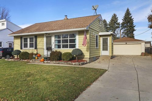 3466 E Waterford Avenue, Saint Francis, WI, 53235 | Card Image