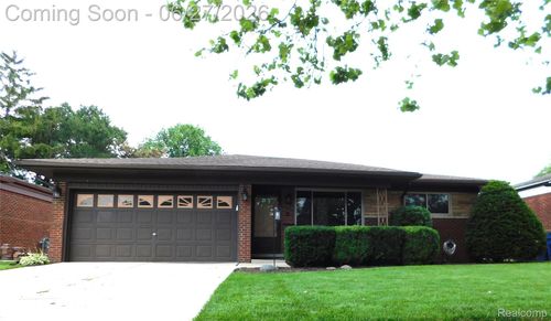 30804 Dover Ave, Warren, MI, 48088-6816 | Card Image