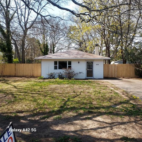 170 Cumberland St, Mastic, NY, 11950-4703 | Card Image
