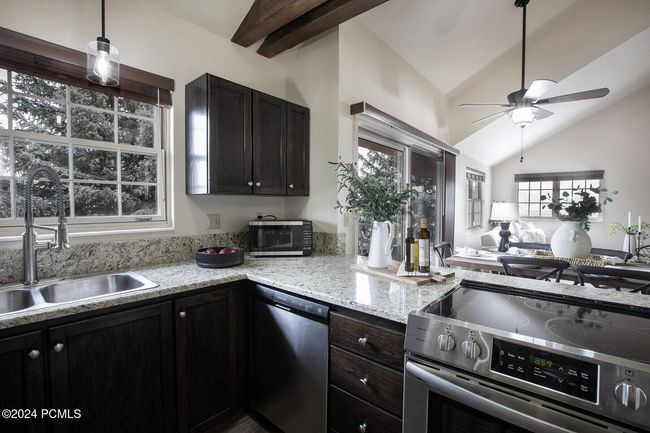 7 - 874 Schneitter Cir, Condo with 3 bedrooms, 2 bathrooms and null parking in Midway UT | Image 6