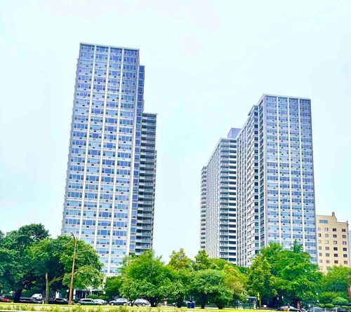 714-4250 Marine Dr, Chicago, IL, 60613-1724 | Card Image
