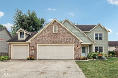 7565 Winding Way, House other with 4 bedrooms, 2 bathrooms and null parking in Fishers IN | Image 1