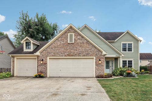 7565 Winding Way, Fishers, IN, 46038 | Card Image