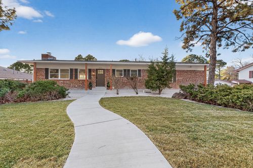 4713 Huntington Dr Ne, Albuquerque, NM, 87111-3040 | Card Image