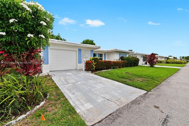 6905 Nw 73 Rd St, House other with 2 bedrooms, 2 bathrooms and null parking in Tamarac FL | Image 26