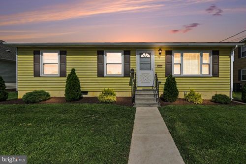 121 E Factory Street, MECHANICSBURG, PA, 17055 | Card Image