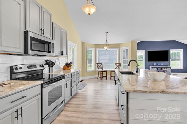 Kitchen | Image 8