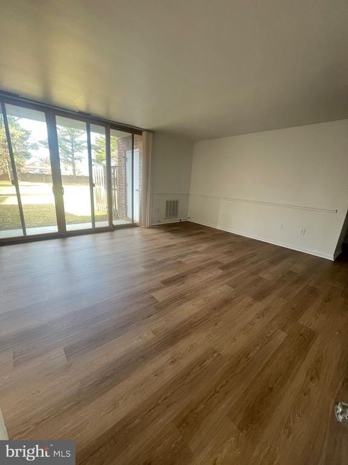 786p2-786 Quince Orchard Blvd, GAITHERSBURG, MD, 20878-1513 | Card Image