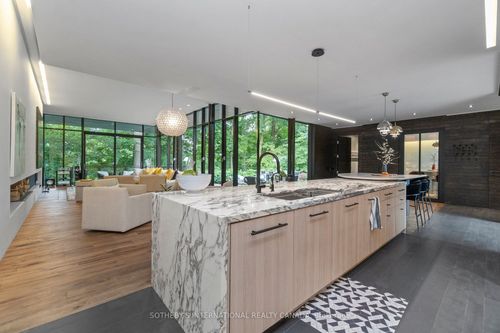 95 Riverview Dr, Toronto, ON, M4N3C6 | Card Image