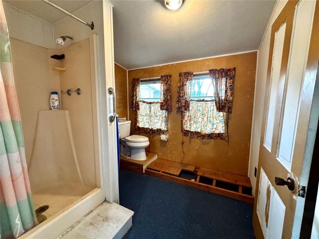 This bathroom was an add on | Image 26