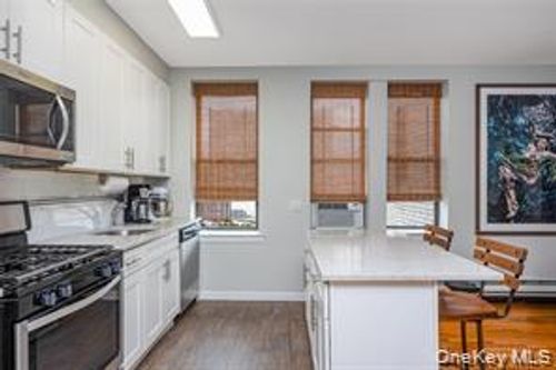 204-25 W Broadway, Long Beach, NY, 11561-4026 | Card Image