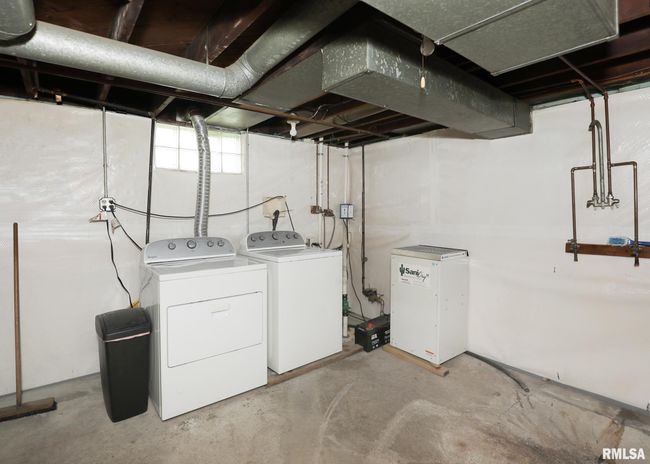 110 18 Th Ave, House other with 3 bedrooms, 1 bathrooms and null parking in Moline IL | Image 27