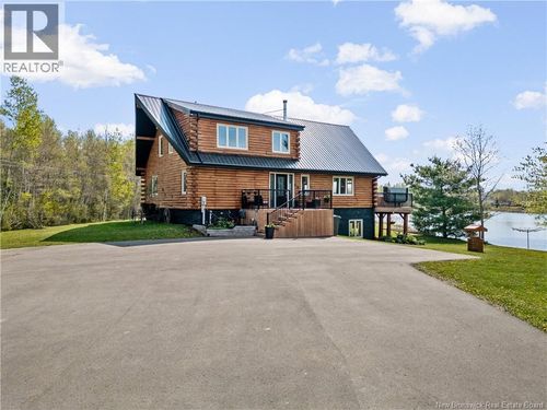 31 Clear View Rd, Grand Barachois, NB, E4P6Z1 | Card Image
