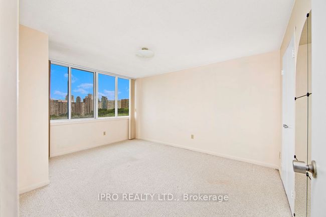 1002 - 1320 Mississauga Valley Blvd, Condo with 3 bedrooms, 2 bathrooms and 2 parking in Mississauga ON | Image 13