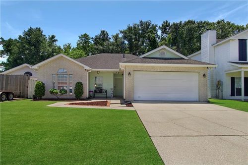 2505 Delta Pointe Dr, Marrero, LA, 70072-6164 | Card Image