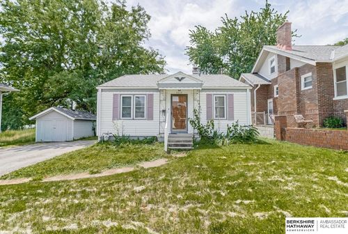 3017 Huntington Avenue, Omaha, NE, 68112 | Card Image