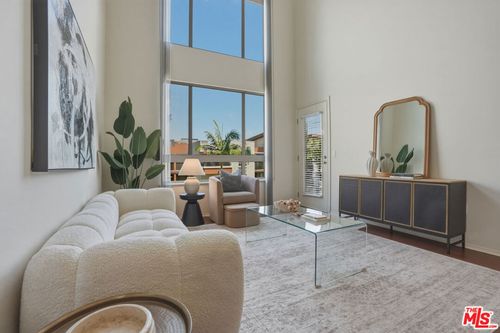 401-100 S Alameda St, LOS ANGELES, CA, 90013-1701 | Card Image