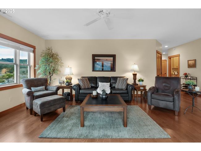 APT-201 - 123 S Hemlock St, Condo with 3 bedrooms, 2 bathrooms and null parking in Cannon Beach OR | Image 16