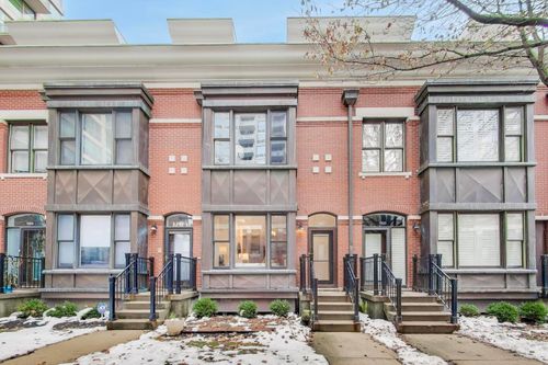 1327 S Indiana Pkwy, Chicago, IL, 60605-2619 | Card Image