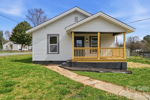 512 3rd St, Stanley, NC, 28164-1513 | Card Image