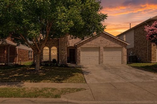 9225 Comanche Ridge Dr, Fort Worth, TX, 76131-3101 | Card Image