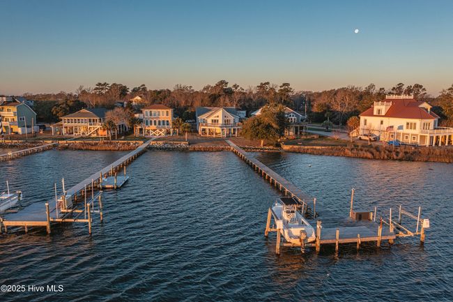 943 Chadwick Shores Dr, House other with 4 bedrooms, 4 bathrooms and null parking in Sneads Ferry NC | Image 5